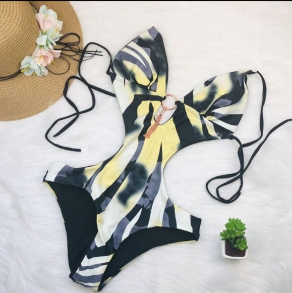 Yellow Leopard Monokini swimsuit - Picture 2 of 6